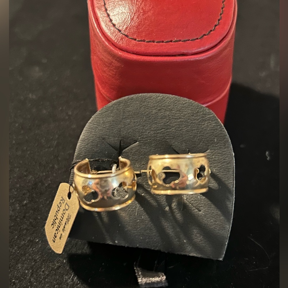 Disney Mickey Mouse Gold Earrings New - Picture 3 of 5